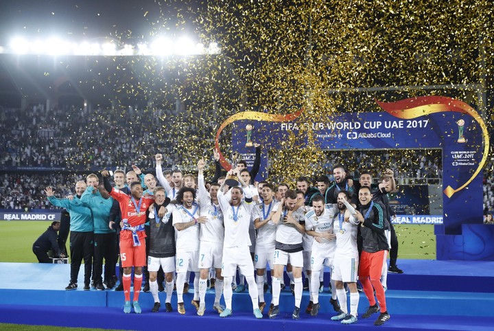 Päť trofejí za rok je rekord. Zidane chce šesť!